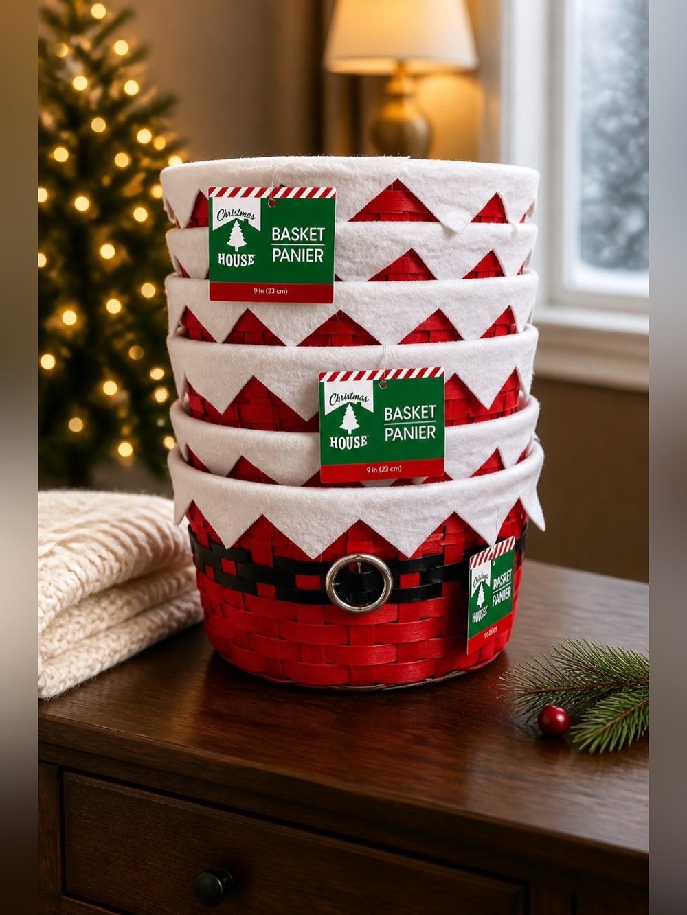 8 SANTA BASKETS 8.5”x4” NWT